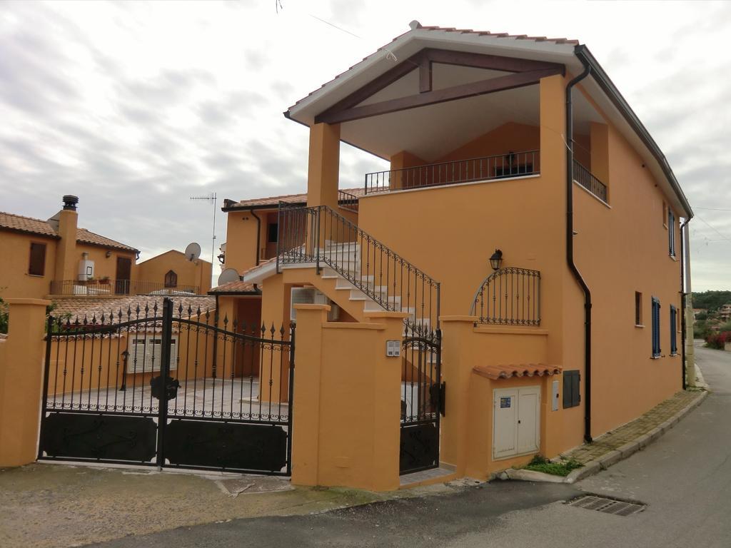 La Casa Felice Appartamenti เกีย ภายนอก รูปภาพ