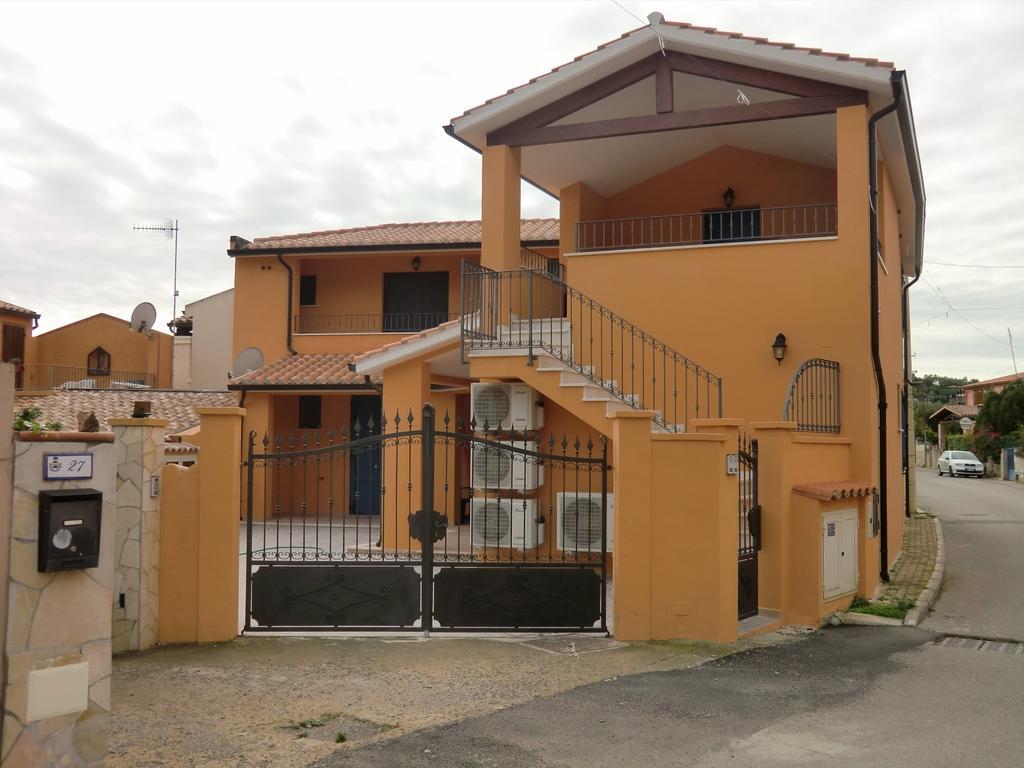 La Casa Felice Appartamenti เกีย ภายนอก รูปภาพ