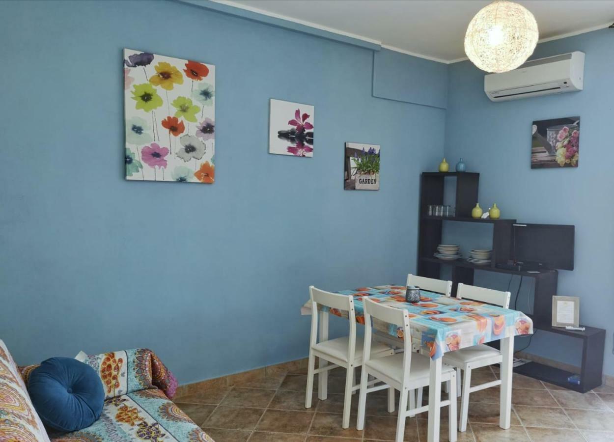 La Casa Felice Appartamenti เกีย ภายนอก รูปภาพ