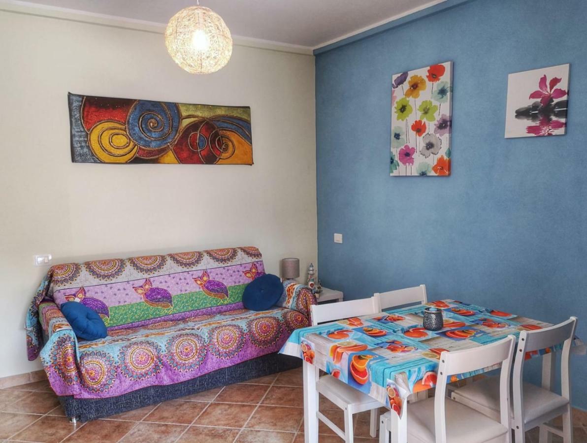 La Casa Felice Appartamenti เกีย ภายนอก รูปภาพ