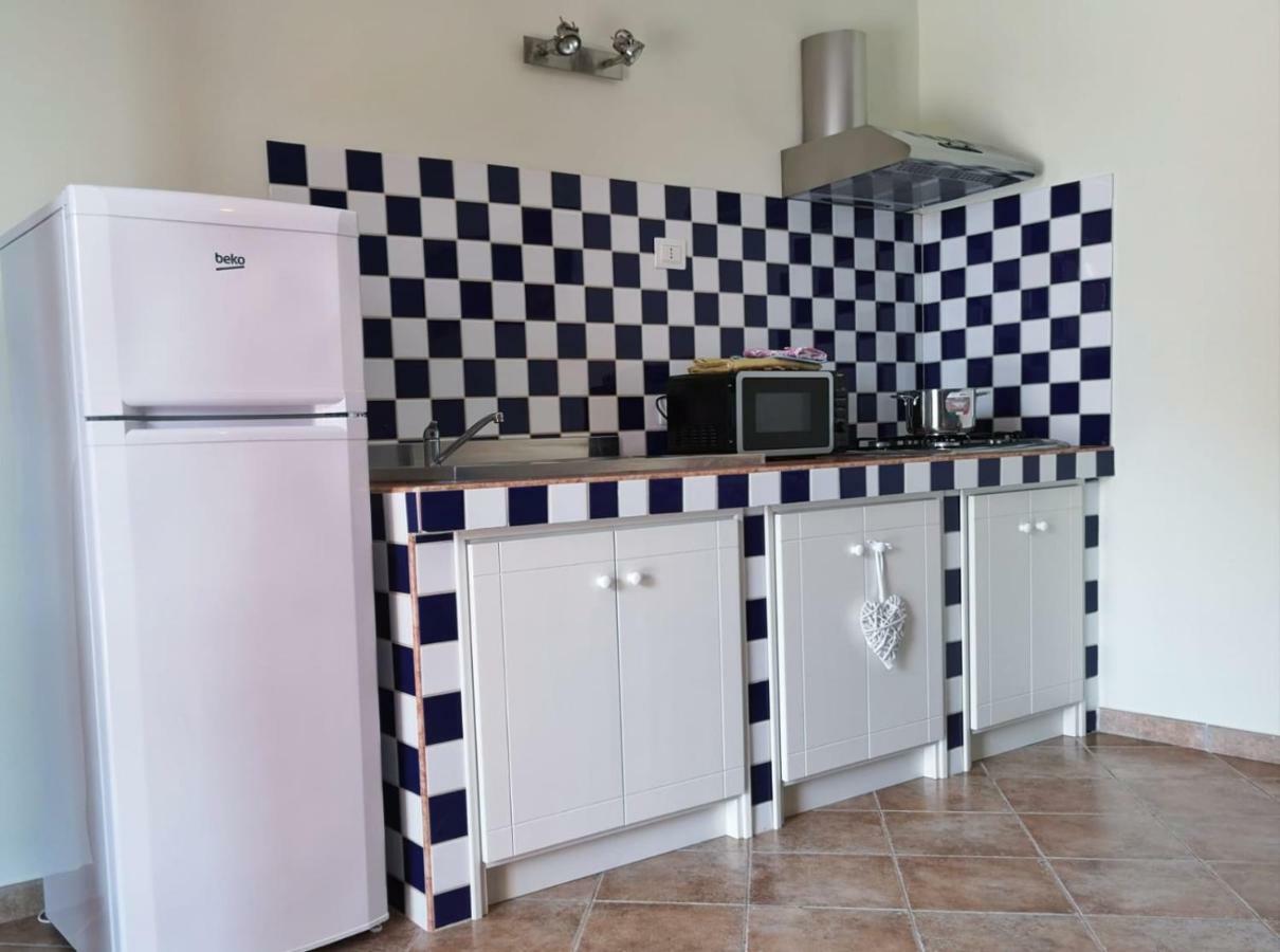 La Casa Felice Appartamenti เกีย ภายนอก รูปภาพ